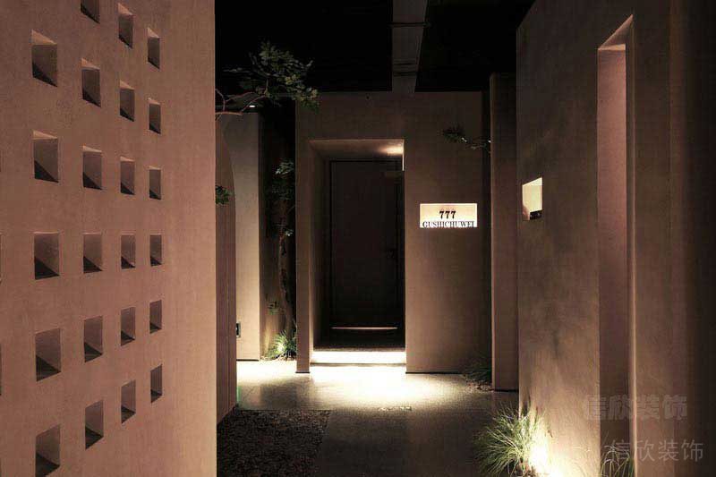 新居別墅現(xiàn)代輕奢風(fēng)過(guò)道效果圖