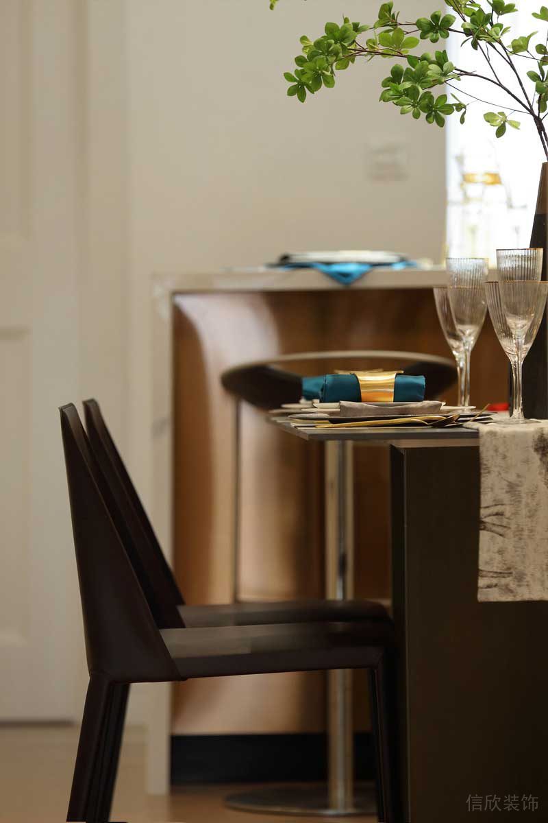 深圳羅湖區(qū)現(xiàn)代輕奢風(fēng)200平方家庭住房裝修餐椅 深圳羅湖區(qū)現(xiàn)代輕奢風(fēng)200平方家庭住房裝修餐椅