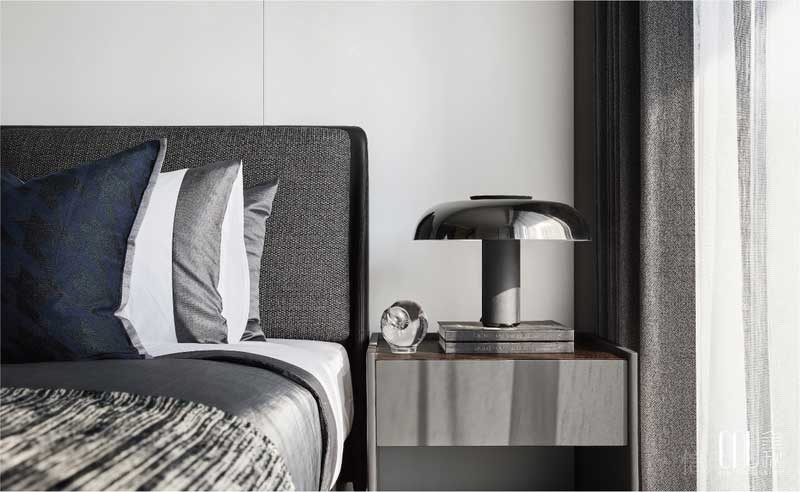 臥室深灰色的床頭靠背效果圖