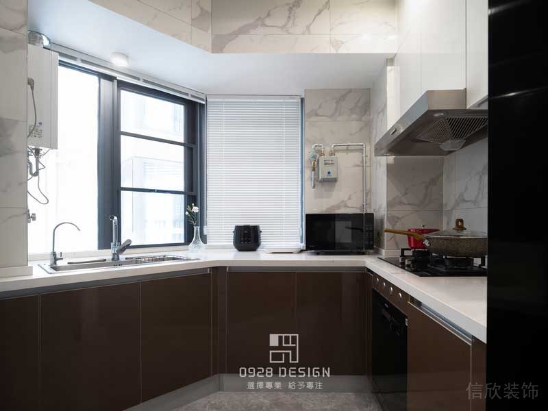 深圳鹽田現(xiàn)代美式精裝房裝修設(shè)計(jì)廚房