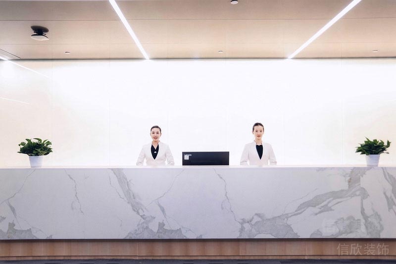 大理石前臺區(qū)域裝修效果圖木制天花燈飾直線設(shè)計