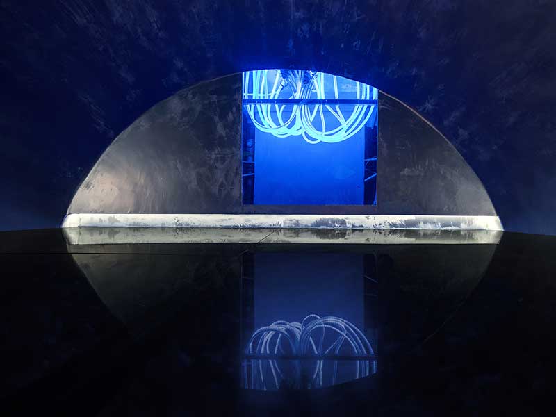 深圳鹽田服裝店弧形服裝展示設(shè)計展示區(qū) 深圳鹽田服裝店弧形服裝展示設(shè)計展示區(qū)