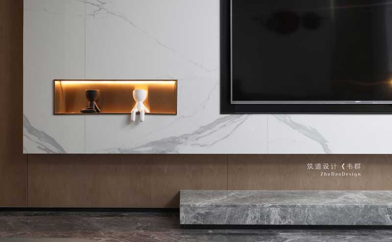 電視背景墻一角。