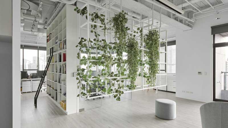 深圳寶安區(qū)淺色系簡約風(fēng)格辦公室裝修綠植裝飾方管架特色懸空隔斷 深圳寶安區(qū)淺色系簡約風(fēng)格辦公室裝修綠植裝飾方管架特色懸空隔斷