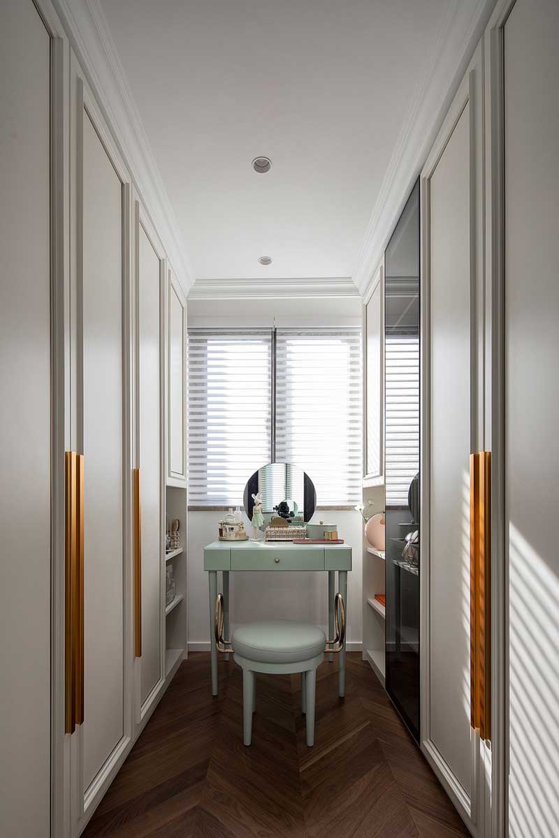 南山區(qū)輕奢風(fēng)格家裝裝修設(shè)計方案衣帽間