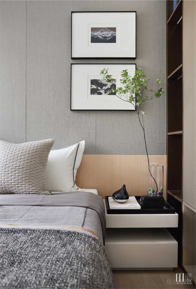 臥室裝修床頭米色的墻布