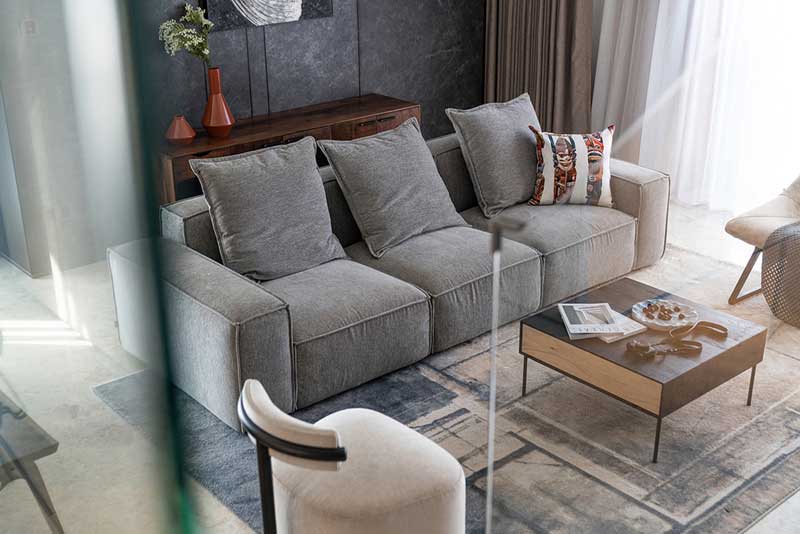 小到裝飾品的擺放搭配，大至家具的選品考究，每一處都散發(fā)著個(gè)性、高級(jí)的氣息。