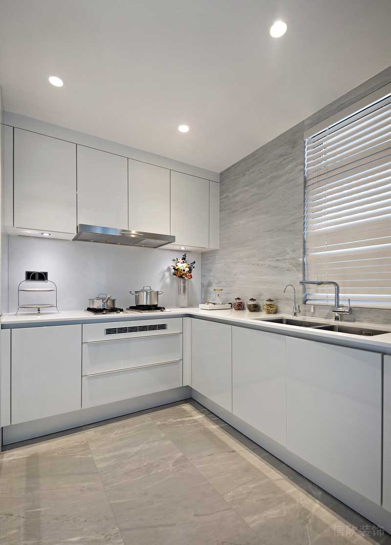 深圳龍崗區(qū)現(xiàn)代風(fēng)高檔家庭裝修工程案例廚房 深圳龍崗區(qū)現(xiàn)代風(fēng)高檔家庭裝修工程案例廚房