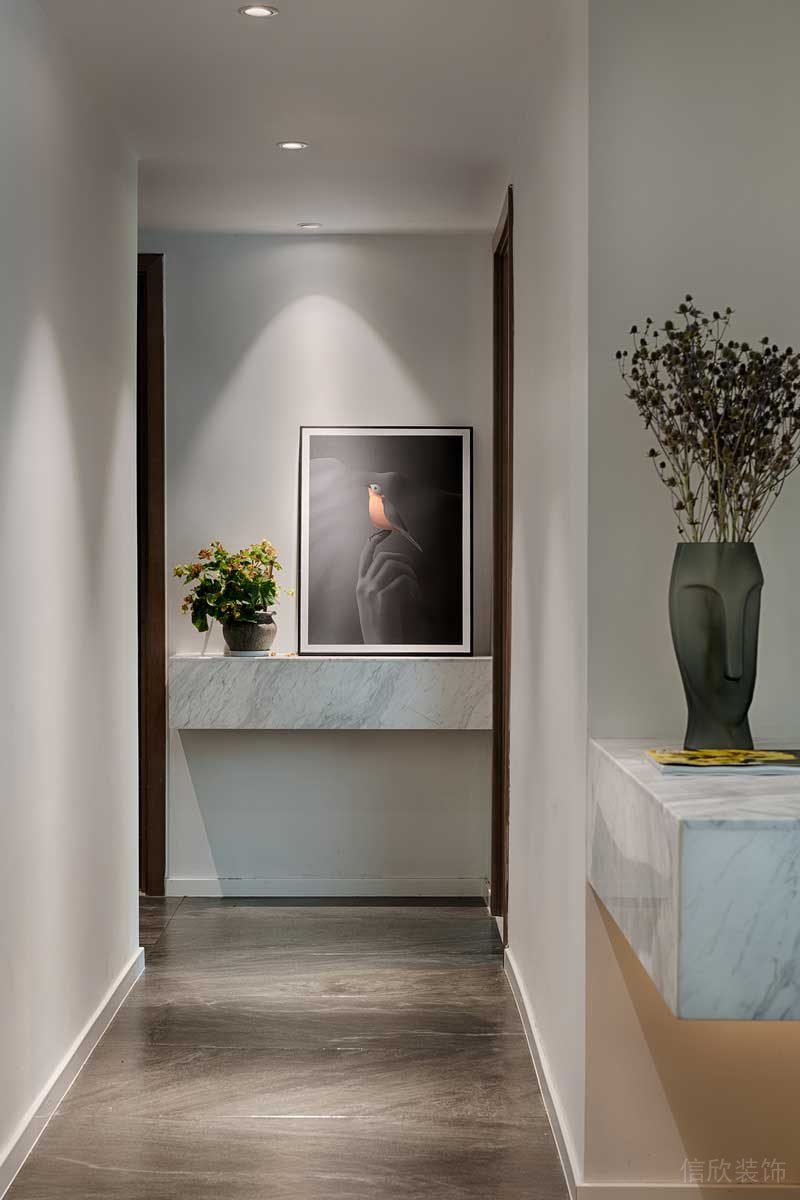 深圳羅湖現(xiàn)代北歐風(fēng)家庭住宅舊房翻新裝修走廊