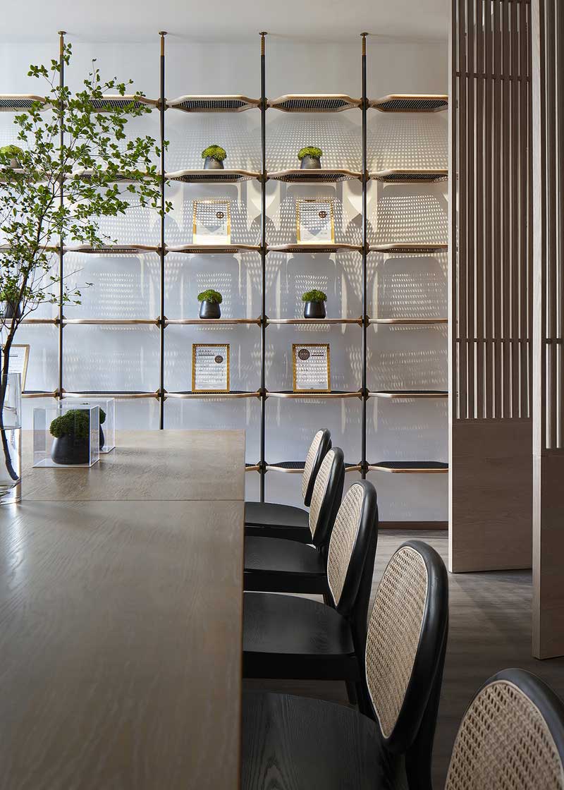 深圳龍華觀瀾新中式辦公室裝修大會議室家具組合