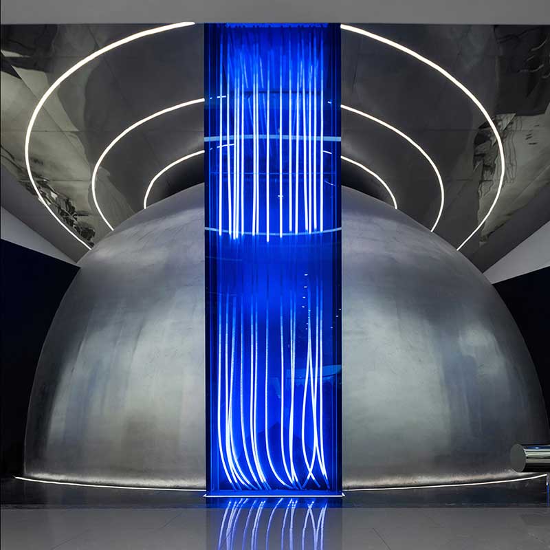 深圳鹽田服裝店裝修-銀色球體內(nèi)的服裝展廳 深圳鹽田服裝店裝修-銀色球體內(nèi)的服裝展廳