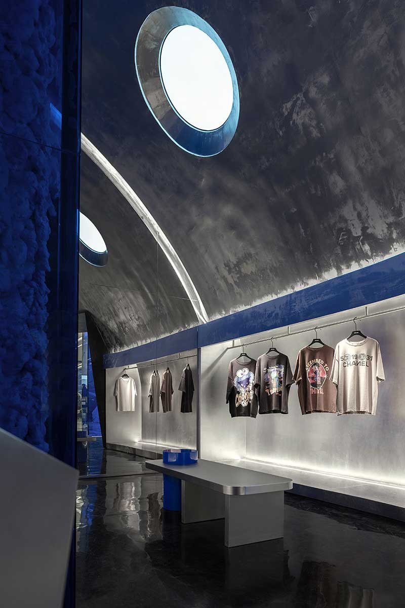 深圳鹽田服裝店弧形服裝展示設(shè)計休息區(qū) 深圳鹽田服裝店弧形服裝展示設(shè)計休息區(qū)