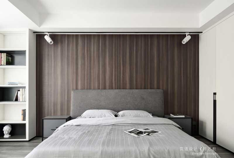 用現(xiàn)代的設(shè)計手法和材料，運用不同的元素來表現(xiàn)空間的簡約。