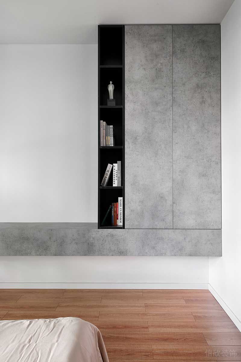 深圳羅湖北歐簡約風(fēng)家庭全包裝修施工案例主臥書柜