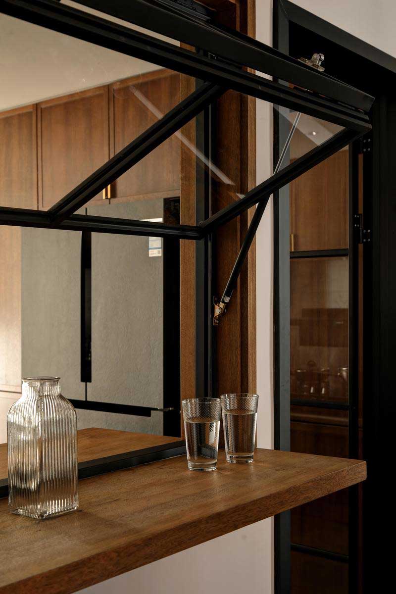 深圳龍崗區(qū)美式復(fù)古風(fēng)家裝裝修實景圖櫥窗吧臺 深圳龍崗區(qū)美式復(fù)古風(fēng)家裝裝修實景圖櫥窗吧臺