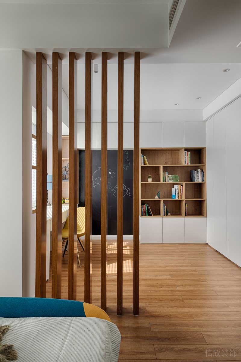 深圳羅湖現(xiàn)代北歐風(fēng)家庭住宅舊房翻新裝修臥室原木格柵