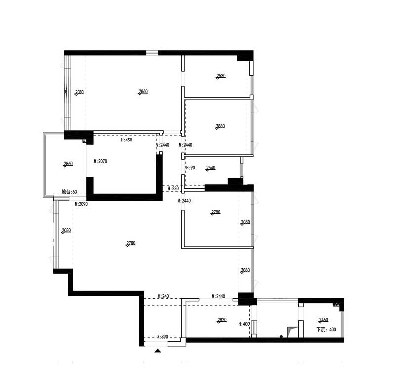 原始戶(hù)型結(jié)構(gòu)方正，南北通透，是比較理想的戶(hù)型選擇。結(jié)合業(yè)主的需求需要改變的區(qū)域：1.入戶(hù)門(mén)正對(duì)主臥，業(yè)主要求需要規(guī)避。2.廚房面積比較小不適合業(yè)主家庭的使用。同時(shí)生活陽(yáng)臺(tái)位置尷尬，儲(chǔ)物間需要保留。3.靠近餐廳的房間需規(guī)劃為多功能房間。 4.主臥要增加衣帽間以及主衛(wèi)要浴缸，同時(shí)需要單獨(dú)的淋浴間。