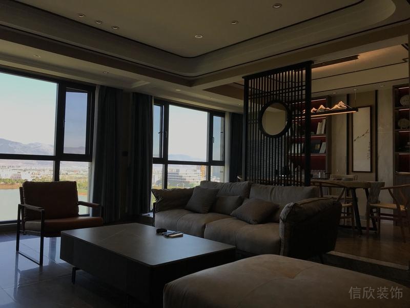 深圳市羅湖區(qū)新中式家庭住房舊房改造客廳天花吊頂完工實景圖