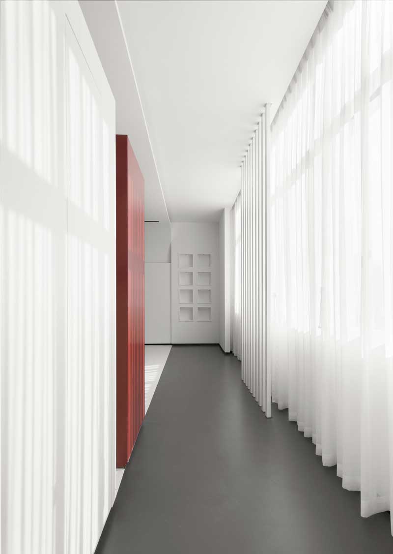 深圳寶安黑白色調(diào)辦公室走廊裝修 深圳寶安黑白色調(diào)辦公室走廊裝修