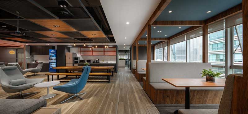 員工食堂過道白色天花吊頂