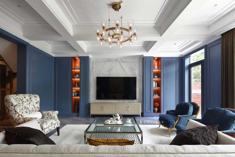 客廳周邊藍(lán)色白色巖板電視墻