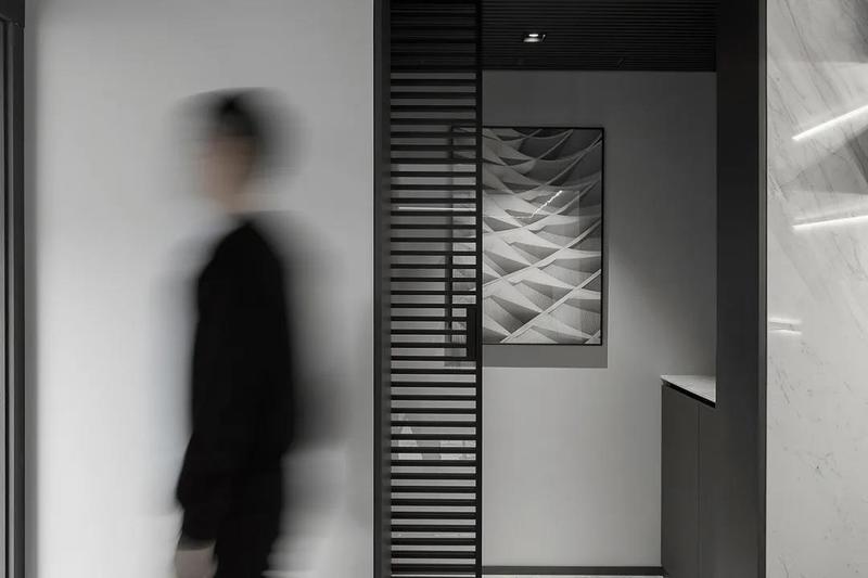 深圳鹽田極簡風(fēng)格家庭住宅裝修設(shè)計走廊掛畫 深圳鹽田極簡風(fēng)格家庭住宅裝修設(shè)計走廊掛畫