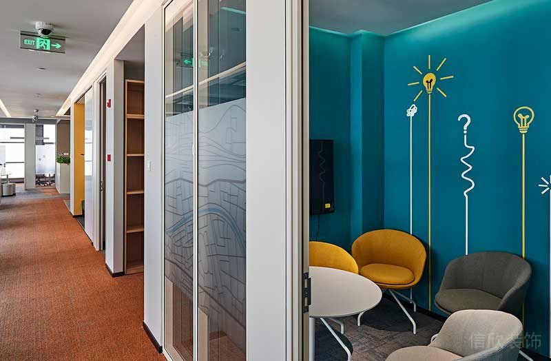 寶安區(qū)藍(lán)色的辦公室裝修設(shè)計(jì)