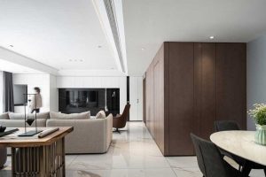 深色胡桃米墻柜創(chuàng)意設(shè)計簡約風(fēng)大理石過道全屋定制客廳