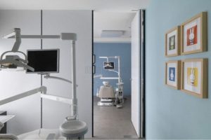 深圳南山區(qū)牙科診所裝修設計1