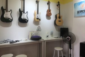 音樂教室裝修效果圖簡易現(xiàn)代風懸掛收納設(shè)計圖