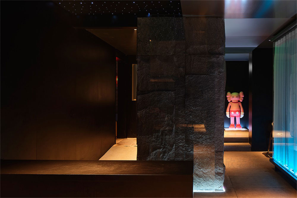 深圳龍崗現(xiàn)代風(fēng)格火鍋店裝修設(shè)計卡通玩偶藝術(shù)雕塑 深圳龍崗現(xiàn)代風(fēng)格火鍋店裝修設(shè)計卡通玩偶藝術(shù)雕塑