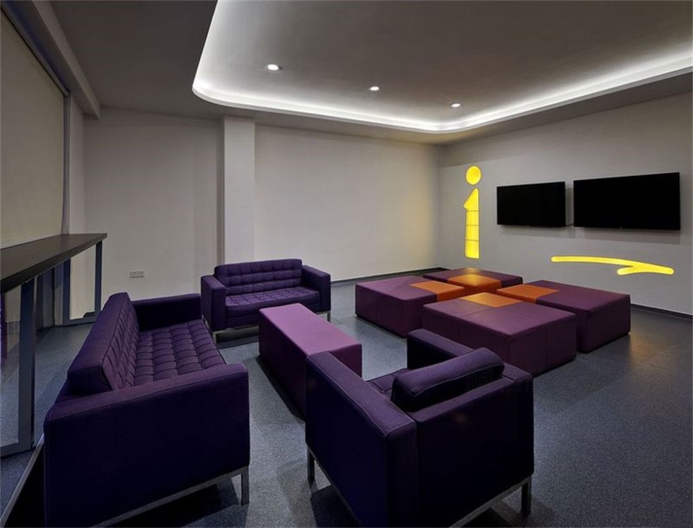 深圳市南山區(qū)后海瑞思學(xué)科教育培訓(xùn)機(jī)構(gòu)家長休息室