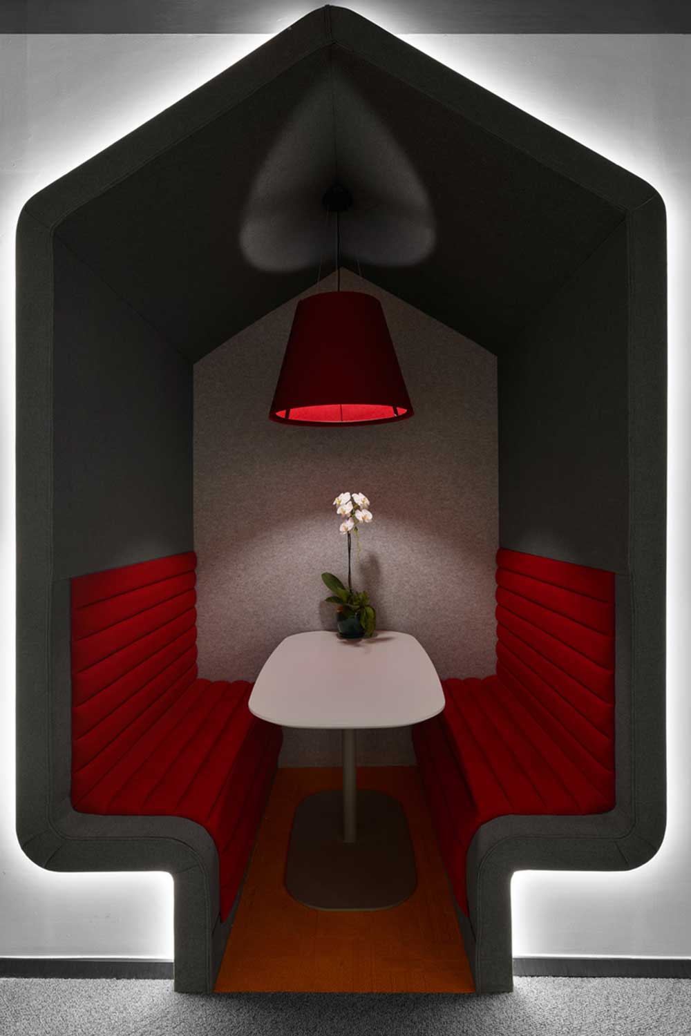 深圳龍華區(qū)華僑城北站壹號(hào)現(xiàn)代風(fēng)格辦公室裝修卡座洽談區(qū) 深圳龍華區(qū)華僑城北站壹號(hào)現(xiàn)代風(fēng)格辦公室裝修卡座洽談區(qū)