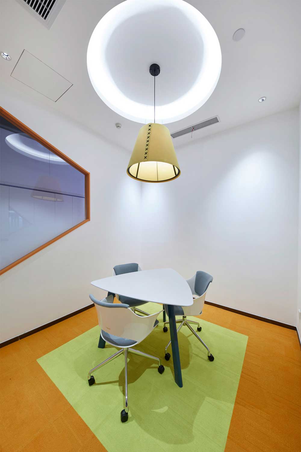 深圳龍華區(qū)華僑城北站壹號(hào)現(xiàn)代風(fēng)格辦公室裝修會(huì)議空間 深圳龍華區(qū)華僑城北站壹號(hào)現(xiàn)代風(fēng)格辦公室裝修會(huì)議空間