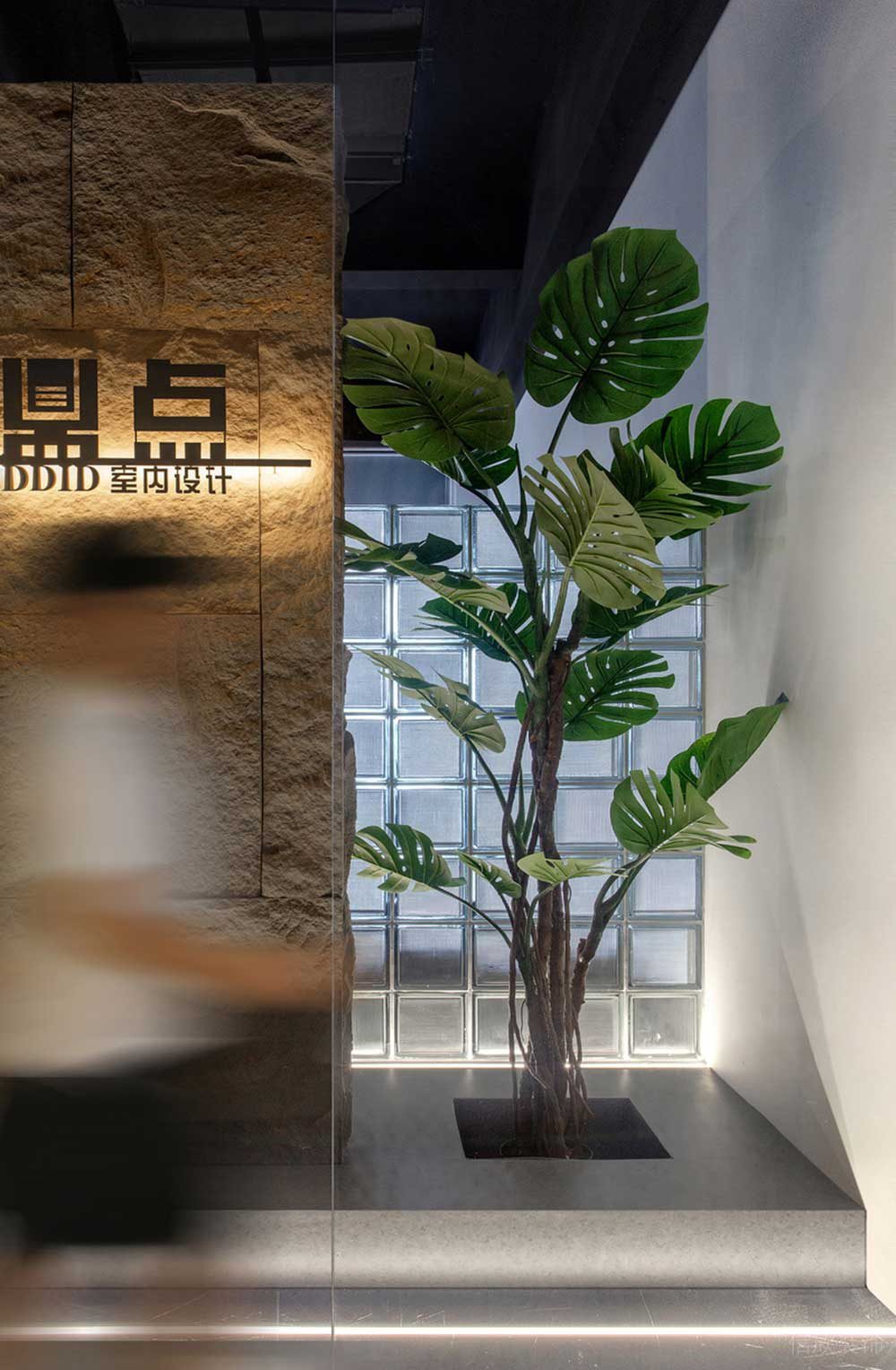 深圳寶安萬科星宸大廈簡約風(fēng)格辦公室裝修氛圍調(diào)性