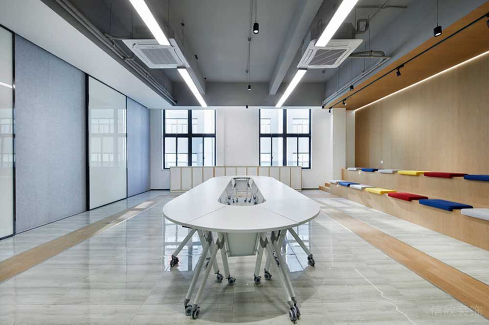 寶安區(qū)朗峻廣場(chǎng)現(xiàn)代簡(jiǎn)約風(fēng)格辦公室裝修設(shè)計(jì)階梯式工作交流區(qū) 寶安區(qū)朗峻廣場(chǎng)現(xiàn)代簡(jiǎn)約風(fēng)格辦公室裝修設(shè)計(jì)階梯式工作交流區(qū)