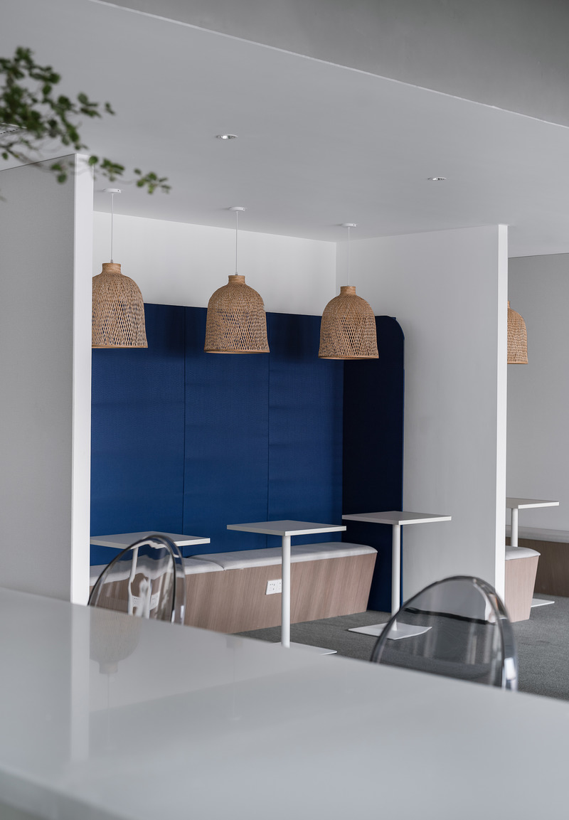 龍崗區(qū)啟迪協(xié)信深圳科技園簡(jiǎn)約風(fēng)格辦公室裝修休閑卡座洽談區(qū) 龍崗區(qū)啟迪協(xié)信深圳科技園簡(jiǎn)約風(fēng)格辦公室裝修休閑卡座洽談區(qū)