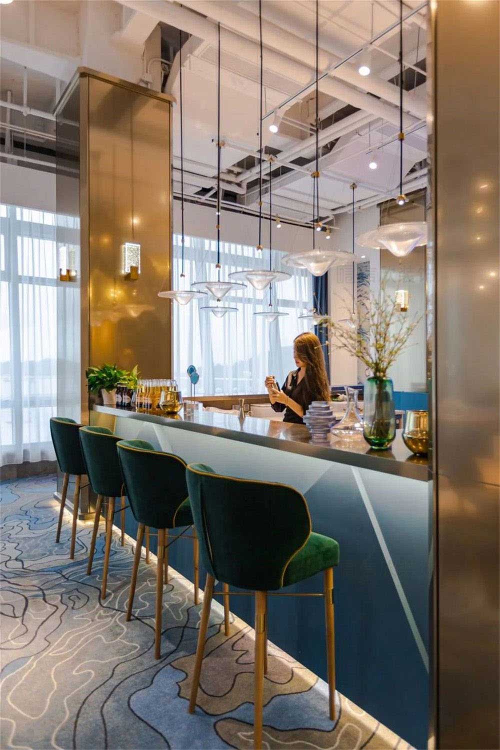 深圳龍崗藍調(diào)輕奢風(fēng)格酒吧裝修設(shè)計空間布局 深圳龍崗藍調(diào)輕奢風(fēng)格酒吧裝修設(shè)計空間布局