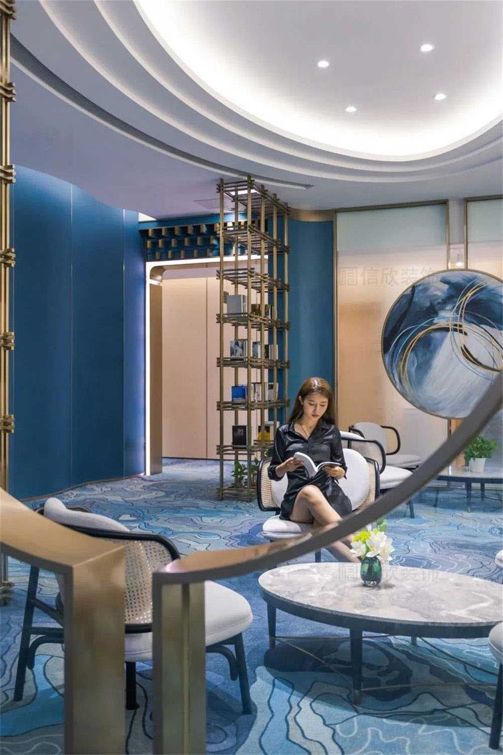 深圳龍崗藍調(diào)輕奢風(fēng)格酒吧裝修設(shè)計家具組合 深圳龍崗藍調(diào)輕奢風(fēng)格酒吧裝修設(shè)計家具組合