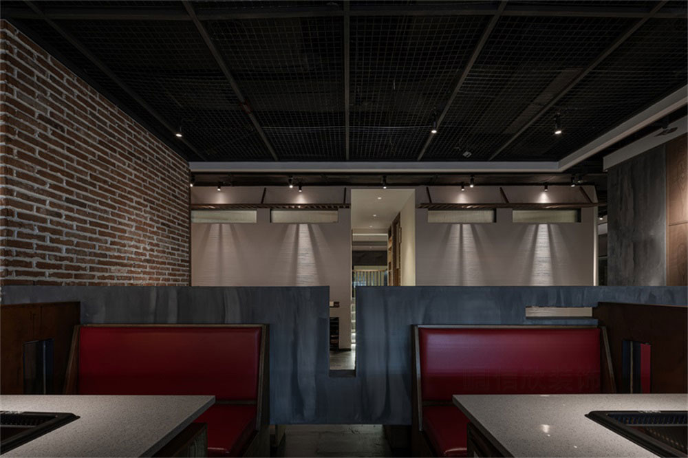 深圳羅湖工業(yè)風(fēng)火鍋店裝修設(shè)計卡座 深圳羅湖工業(yè)風(fēng)火鍋店裝修設(shè)計卡座