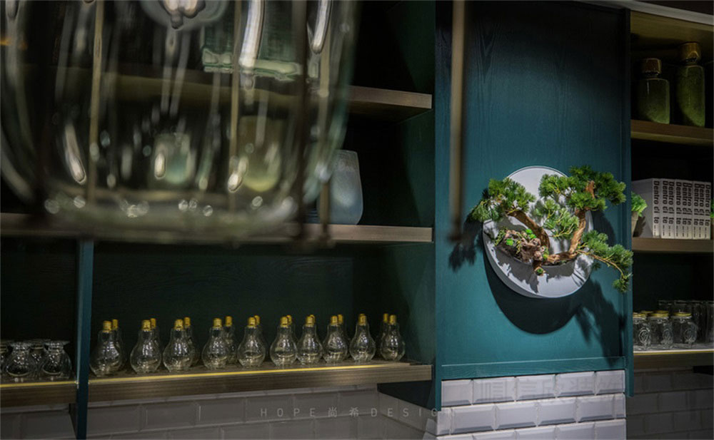 深圳鹽田混搭風(fēng)美食廣場裝修設(shè)計綠植裝飾 深圳鹽田混搭風(fēng)美食廣場裝修設(shè)計綠植裝飾