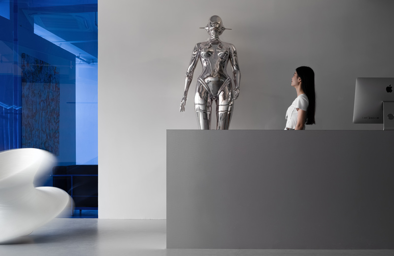 深圳南山區(qū)飛亞達(dá)科技大廈現(xiàn)代簡(jiǎn)約風(fēng)格辦公室裝修設(shè)計(jì)不銹鋼藝術(shù)雕塑