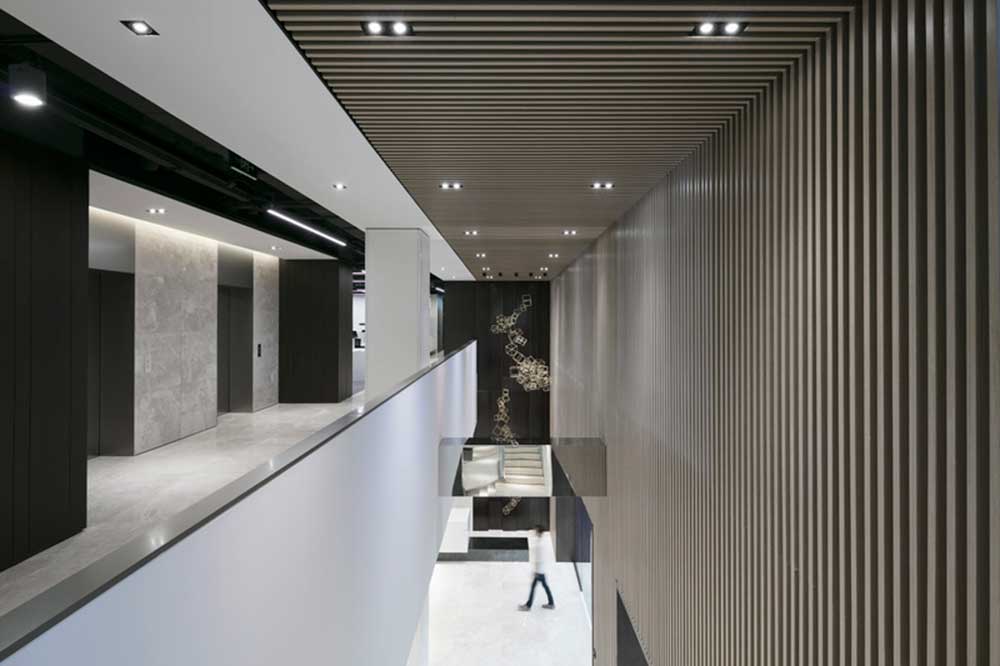 大鵬新區(qū)鑫園廣場現(xiàn)代風格辦公室裝修中空走廊 大鵬新區(qū)鑫園廣場現(xiàn)代風格辦公室裝修中空走廊