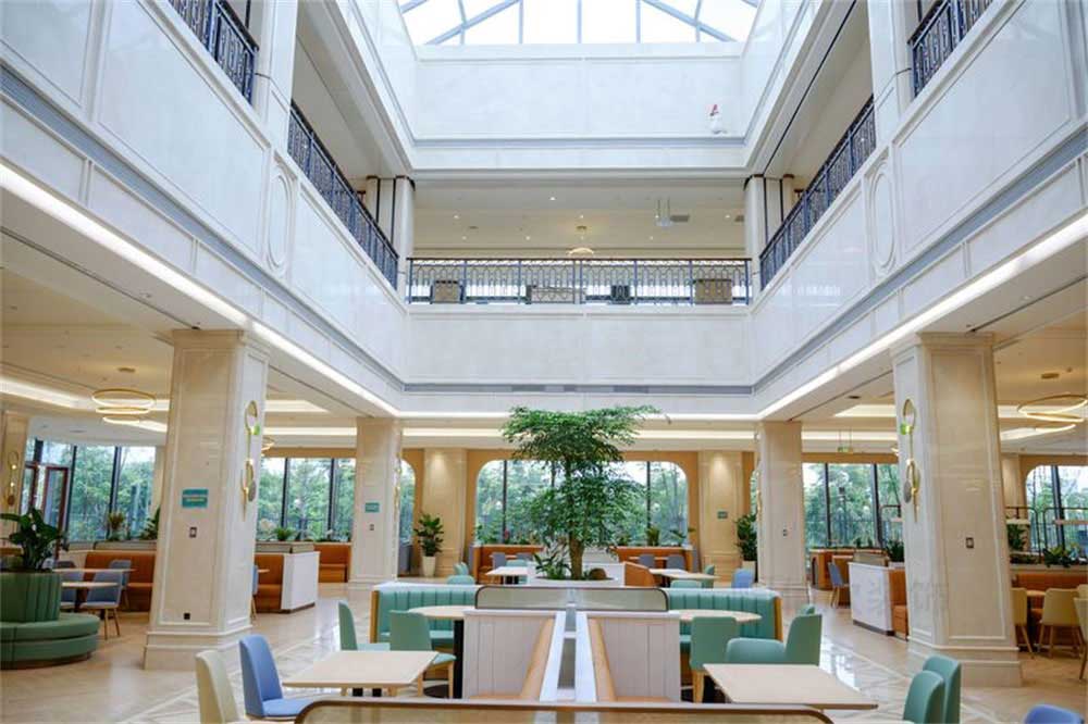 深圳龍華公司輕奢風員工餐廳裝修設(shè)計空間布局 深圳龍華公司輕奢風員工餐廳裝修設(shè)計空間布局