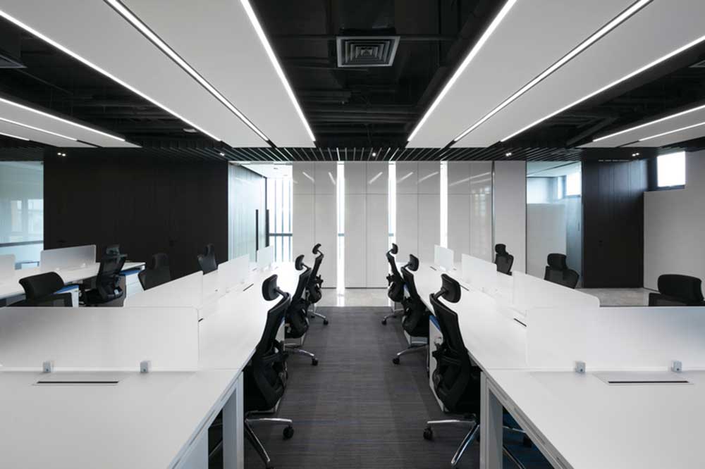 大鵬新區(qū)鑫園廣場現(xiàn)代風格辦公室裝修辦公區(qū)氛圍調(diào)性 大鵬新區(qū)鑫園廣場現(xiàn)代風格辦公室裝修辦公區(qū)氛圍調(diào)性