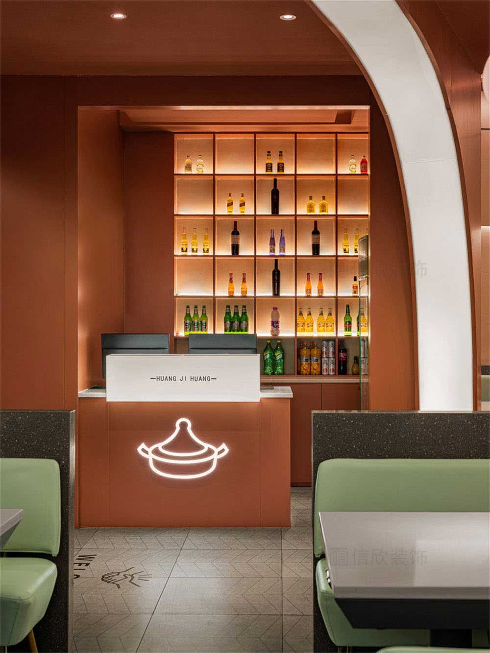 龍崗黃記煌現(xiàn)代風(fēng)格餐飲連鎖店裝修設(shè)計(jì)前臺(tái)服務(wù)區(qū) 龍崗黃記煌現(xiàn)代風(fēng)格餐飲連鎖店裝修設(shè)計(jì)前臺(tái)服務(wù)區(qū)