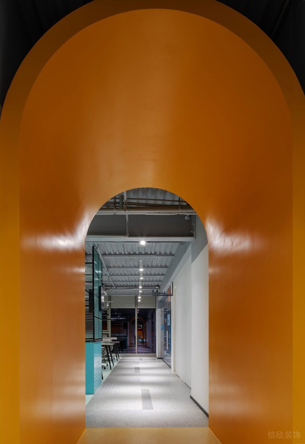 北歐工業(yè)風(fēng)辦公場所案例門廊空間設(shè)計(jì)裝修圖