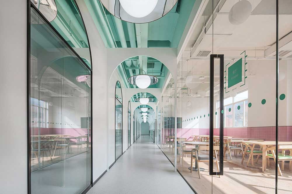 北歐工業(yè)風辦公場所案例走廊設(shè)計裝修圖