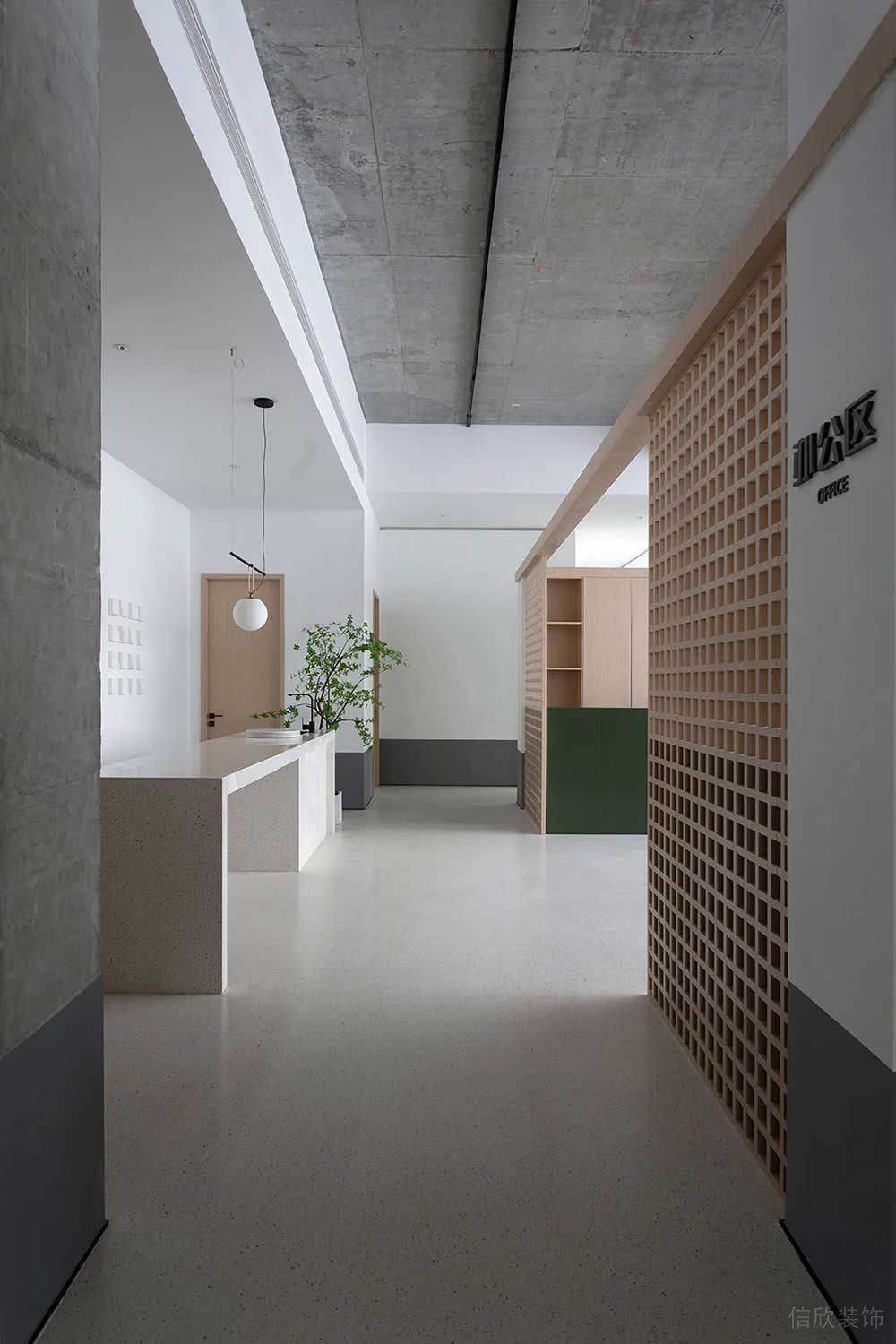 北歐工業(yè)風(fēng)辦公空間入口過廊裝修圖