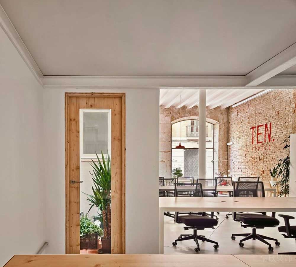 北歐工業(yè)風公共辦公室工作空間裝修圖